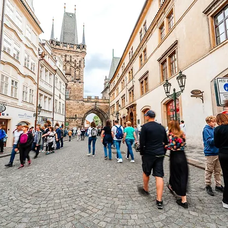 Huge 4 Charles Bridge Apartamento *