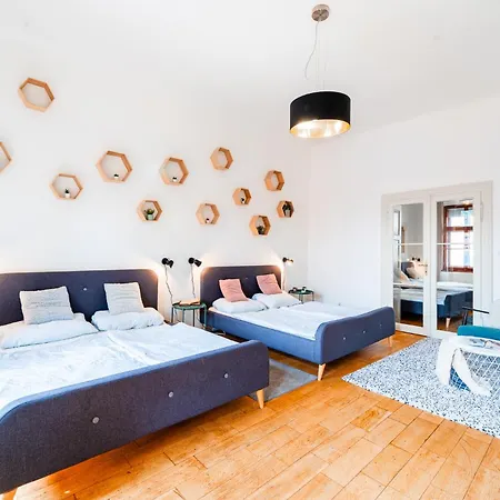 Huge 4 Charles Bridge Apartment Prag