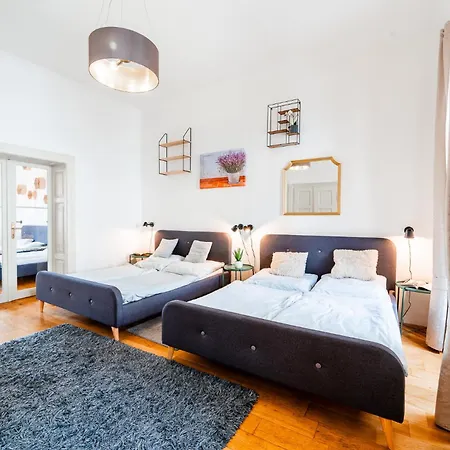 Huge 4 Charles Bridge *